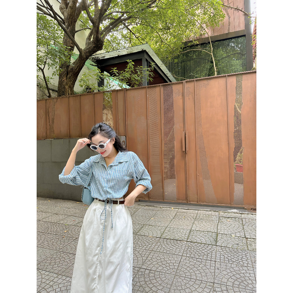 SET SƠ MI SỌC 3 MÓN: ÁO SƠ MI SỌC XANH + CHÂN VÁY SUÔNG TRẮNG + DÂY NỊT NÂU