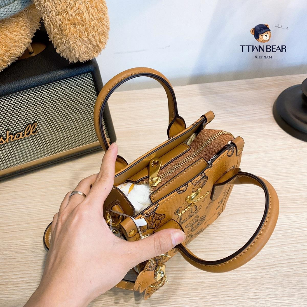 Túi Xách Tote Đeo Chéo Tặng Charm Hoạ Tiết Gấu lớn