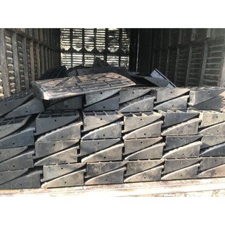 Cao su cầu dốc cao 5cm