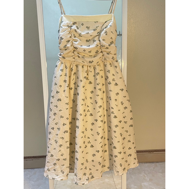 Pass váy hoa nhí 2 dây new 99%.