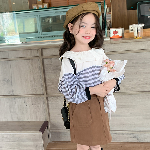 Áo sơ mi dài tay kẻ sọc ngang AMBBKIDS tay bo chun điệu đà, cổ phối bèo trắng, vải cotton mềm mịn thân thiện da bé