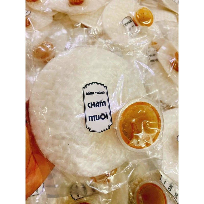 Bánh tráng chấm sốt muối độc quyền