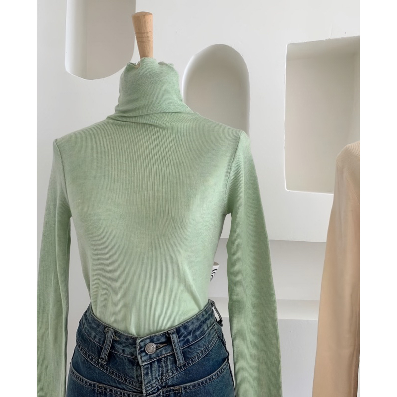 LOOK.STUDIO - Áo cổ lọ vải mịn