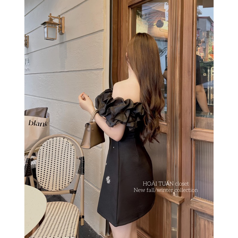 Váy Trễ Vai Đính Đá Sang Chảnh