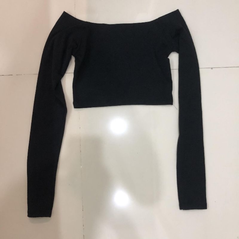 Áo crotop trễ vai