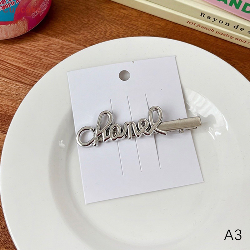 Kẹp tóc kim loại đính chữ phong cách y2k dễ thương