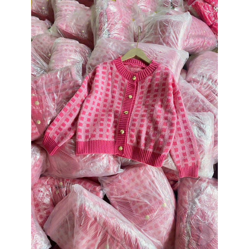 Áo len cúc đồng Vân.melo màu hồng nữ tính