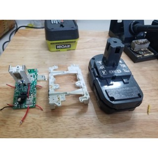 Bộ vỏ mạch pin Mỹ Ryobi 18V loại không đèn