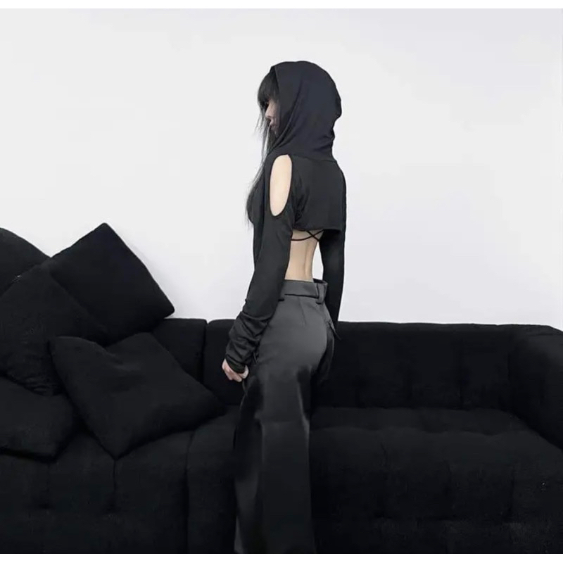 ÁO KHOÁC CROPTOP CÓ MŨ KHOÉT VAI TAY DÀI