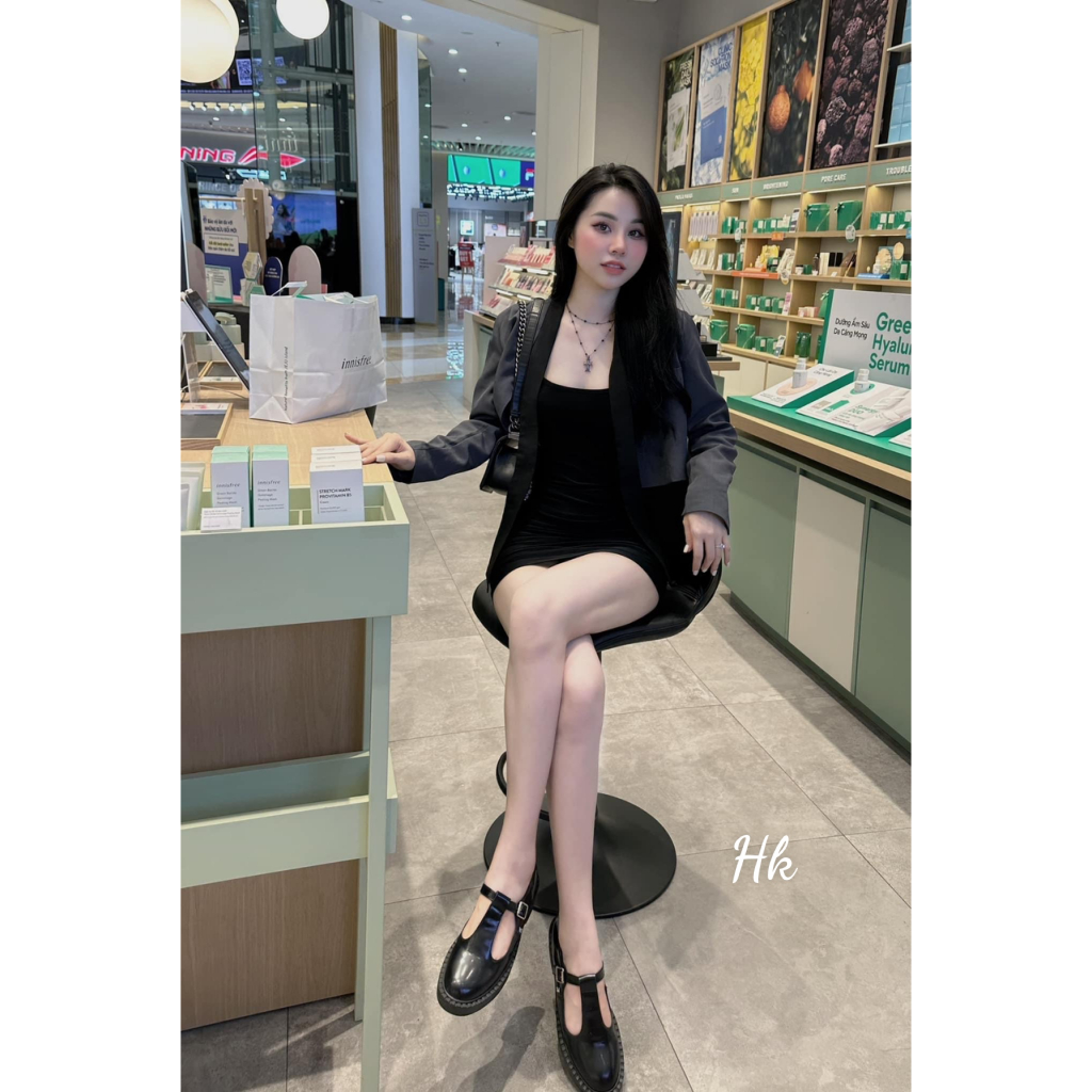 Set chất váy 2 dây body chất co dãn tôn dáng kết hợp với áo vest tuyết mưa mềm mại xinh - Thời Trang Bảo Trang - Hk9.53