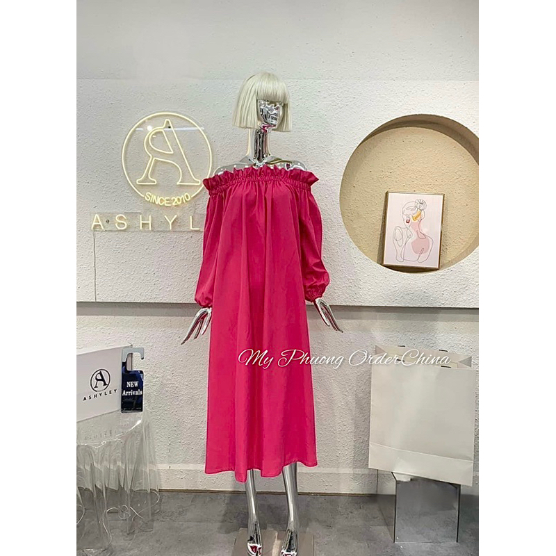 𝑯𝑨̀𝑵𝑮 𝑪𝑶́ 𝑺𝑨̆̃𝑵 - 𝑯𝒊𝒍𝒂𝒓𝒚 𝑫𝒓𝒆𝒔𝒔 Ashyley Thiết Kế Váy Trễ Vai Nhún Chun Form Suông Thắt Nơ Eo Sang Chảnh