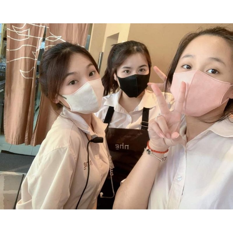 Khẩu trang đủ màu