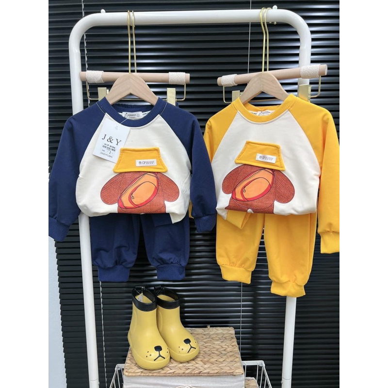 Bộ da cá tay pha hình gấu đội mũ vàng bé trai