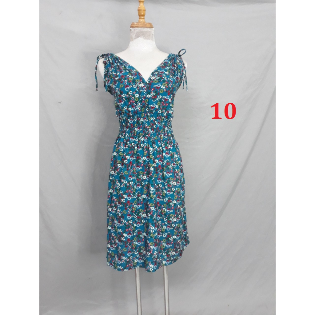 Đầm rút vai ngắn