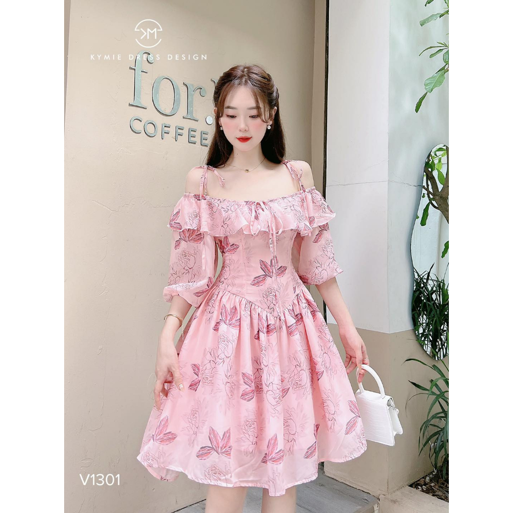 Đầm váy nữ voan hoa trễ vai phối bèo xòe với tone màu hồng nhẹ nhàng, xinh xắn cho các nàng diện đi chơi, hẹn hò