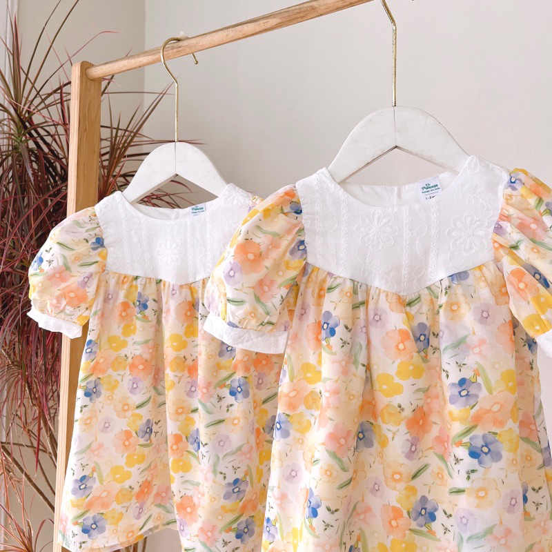 Váy bé gái 8-26kg VÁY HOA VÀNG PHỐI CỔ REN