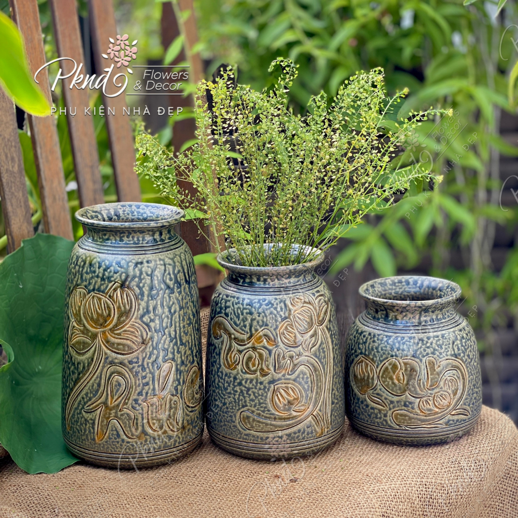 Set 3 bình gốm Bát Tràng khắc tay họa tiết hoa sen, men xanh mộc cổ kính 3 kích thước PKND FLOWERS & DECOR MG200