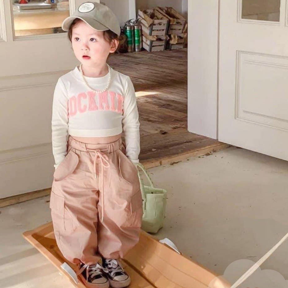 Bộ đồ bé gái, sét áo dài tay dáng croptop kèm quần kaki túi hộp sang chảnh SHOP MẸ MIU