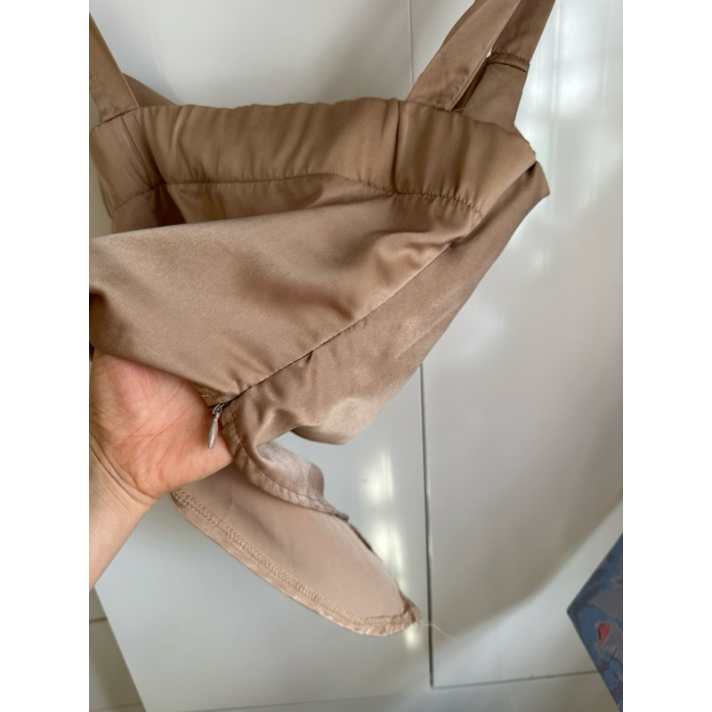 Áo 2 dây sz M form nhỏ