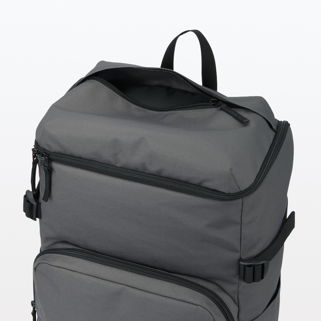 MUJI BA LÔ CHỐNG BÁM NƯỚC MỞ TỪ PHÍA TRÊN