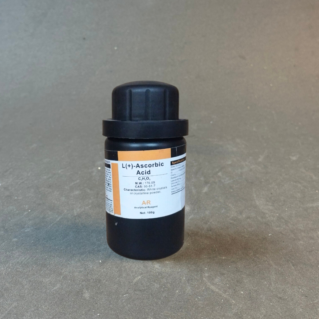 Hóa chất L(+)-Ascorbic Acid (Vitamin C),100g, CAS 50-81-7, Xilong - LABHN