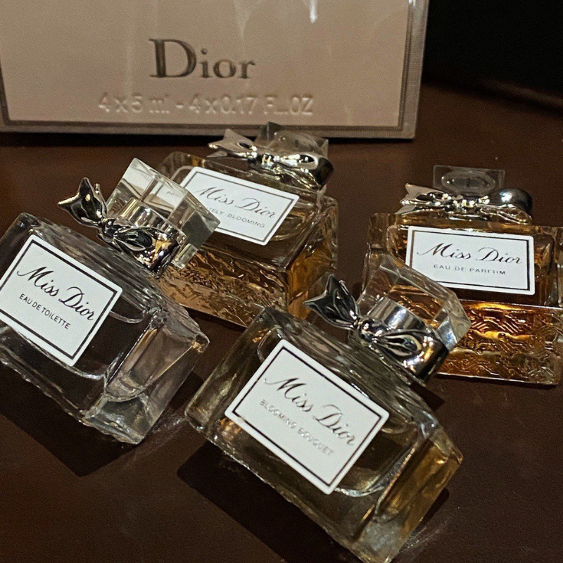 Sét 4 lọ nước hoa bản 5ml vuông lưu hương thơm lâu bản mini bỏ túi hay làm quà tiện lợi