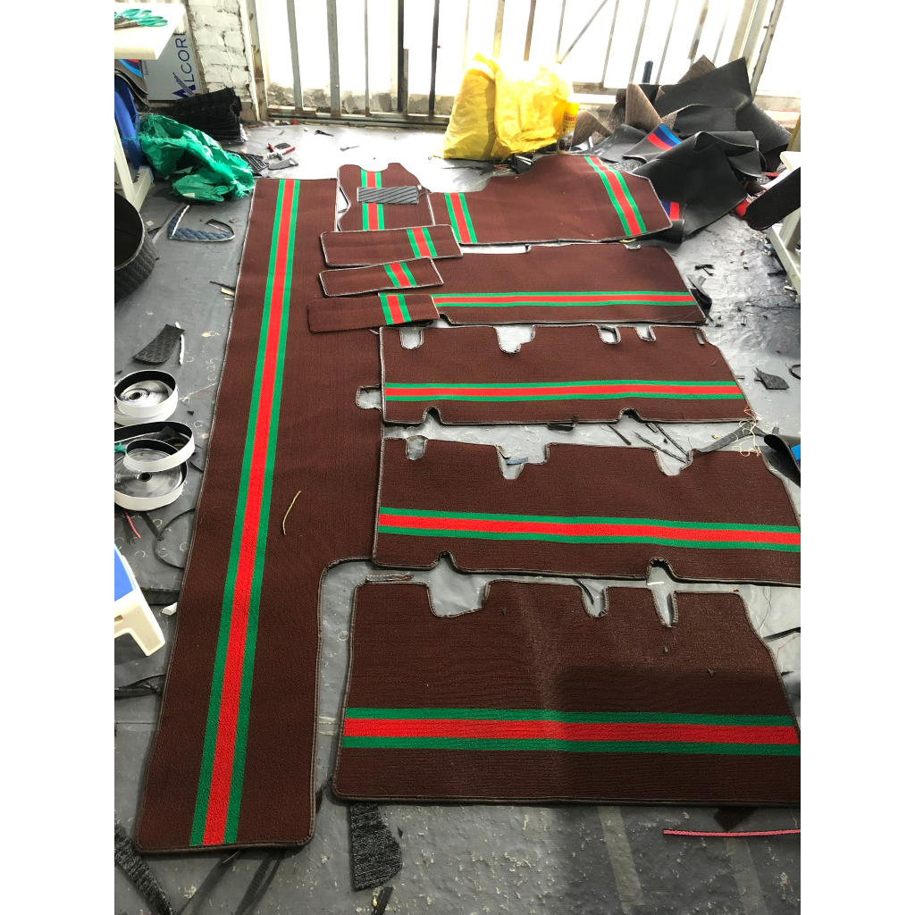 Thảm lót trải sàn cho Ford Transit 2012-2023