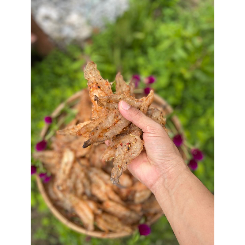 Tôm XẺ KHÔ NHÀ LÀM lựa từng con