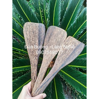 Xẻng chiên, xào, được làm từ Sóng Lá Buông già