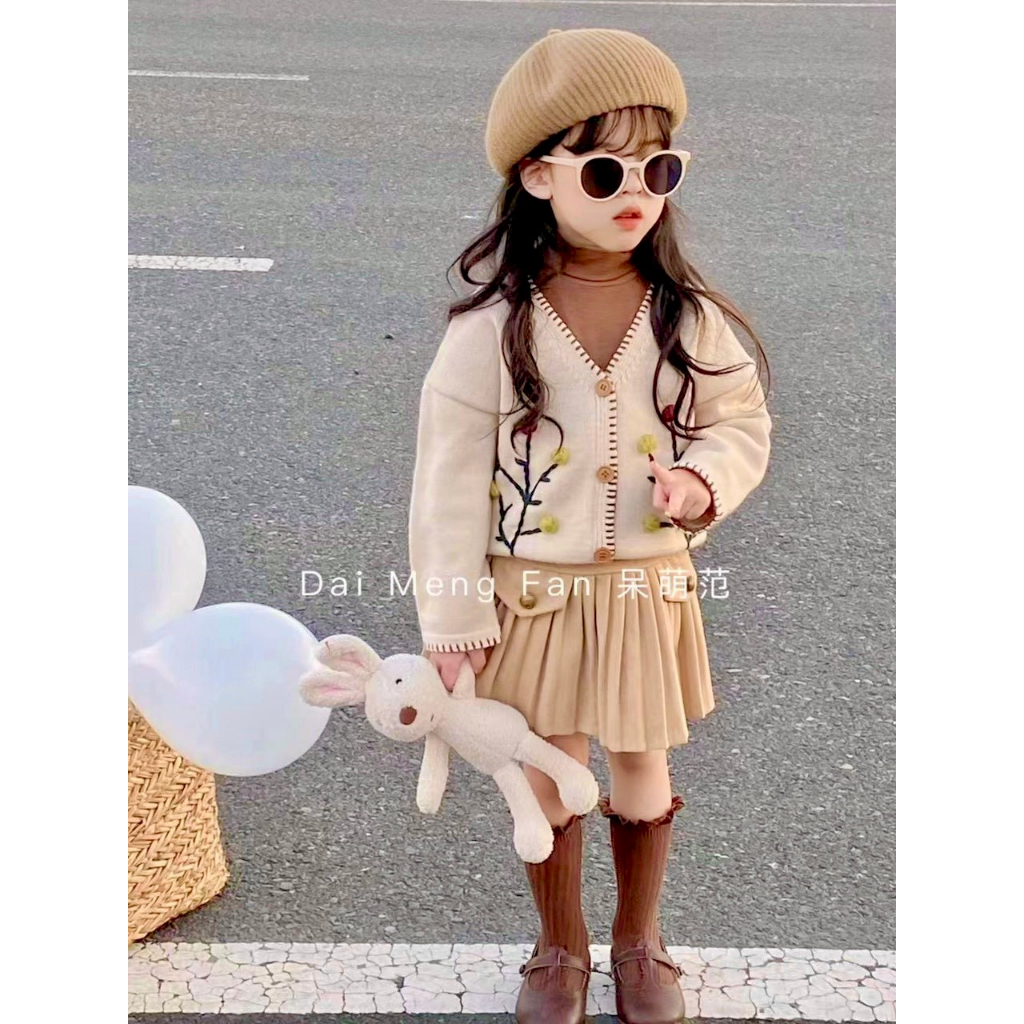 Set cadigan len thêu kèm chân váy dạ