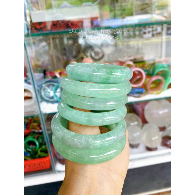 Vòng tay bản liền ngọc cẩm thach nhạt siêu vip size 55-58mm kèm hộp gấm cao cấp