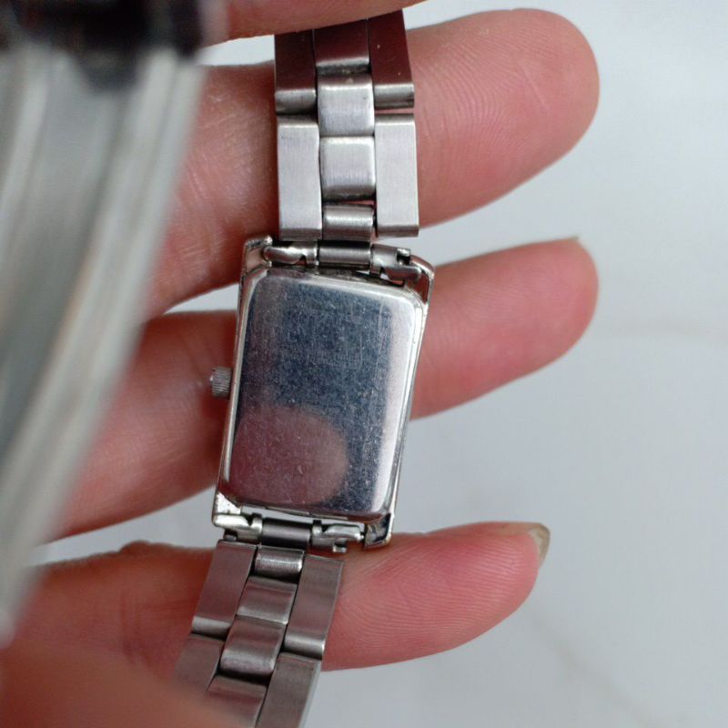 Đồng hồ nữ si nhật hiệu GEDIE GAUER mặt tank màu bạc