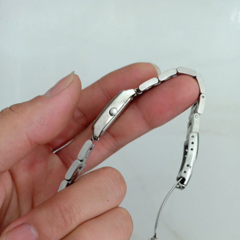 Đồng hồ nữ si nhật hiệu GEDIE GAUER mặt tank màu bạc