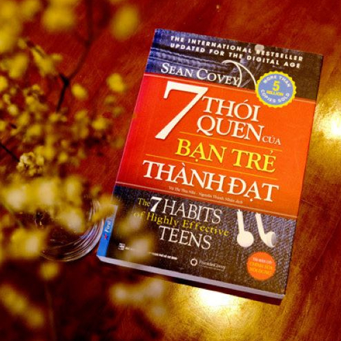 Sách - 7 Thói Quen Của Bạn Trẻ Thành Đạt
