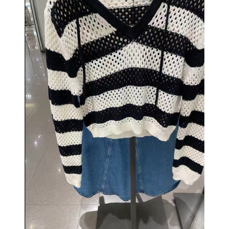 Áo hoodie lưới zara dáng croptop có mũ đục lỗ hoạ tiết sọc kẻ ngang xuất dư