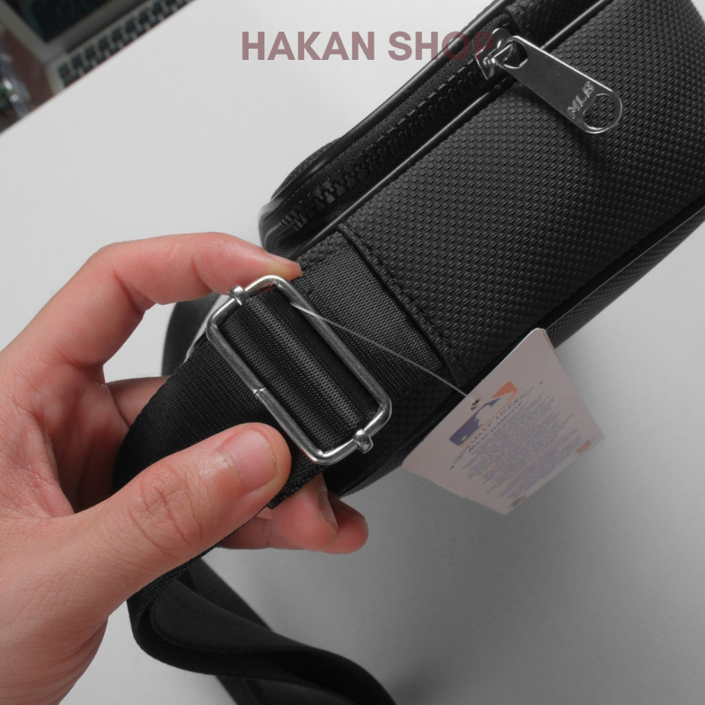 Túi Đeo Chéo MLB Hộp Chất Liệu Da SI Chống Nước Logo Titan Bao Bay Màu SIze 24cm*20Cm*8CM