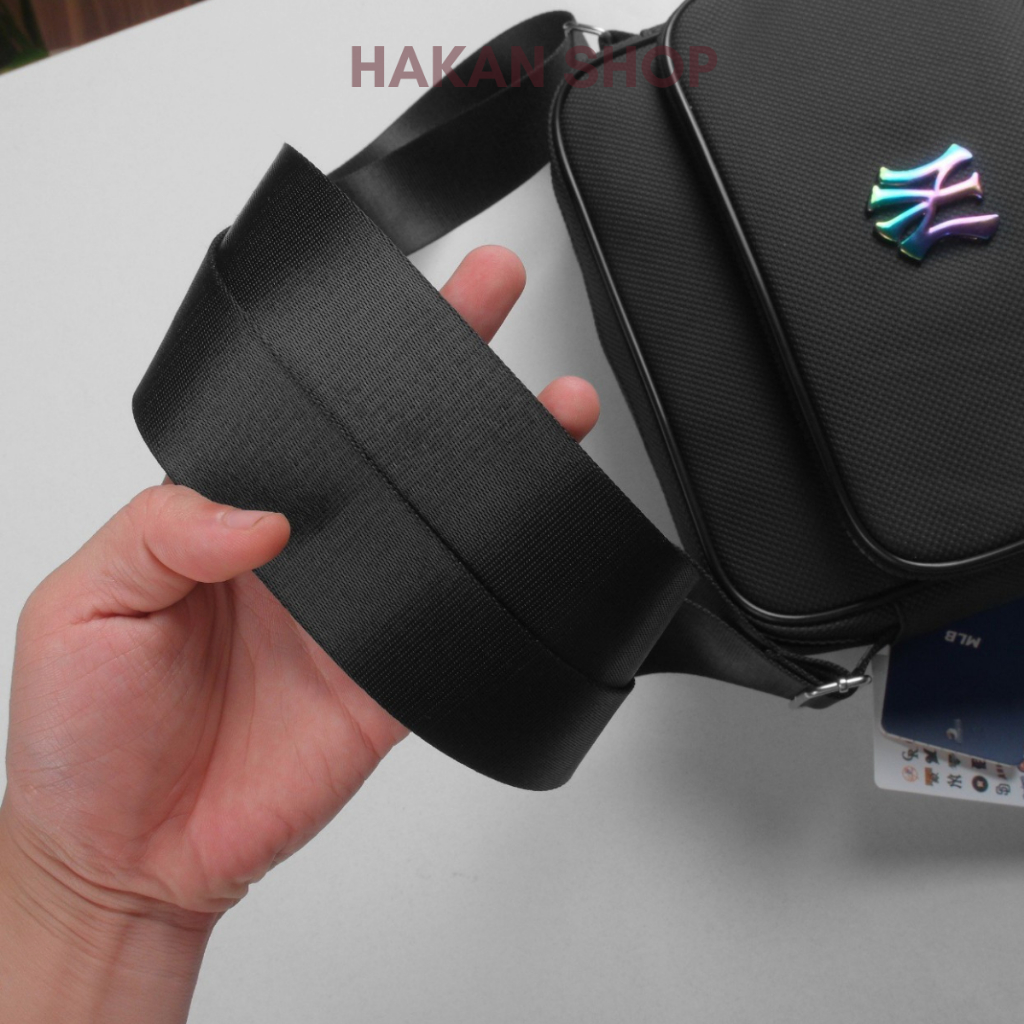Túi Đeo Chéo MLB Hộp Chất Liệu Da SI Chống Nước Logo Titan Bao Bay Màu SIze 24cm*20Cm*8CM