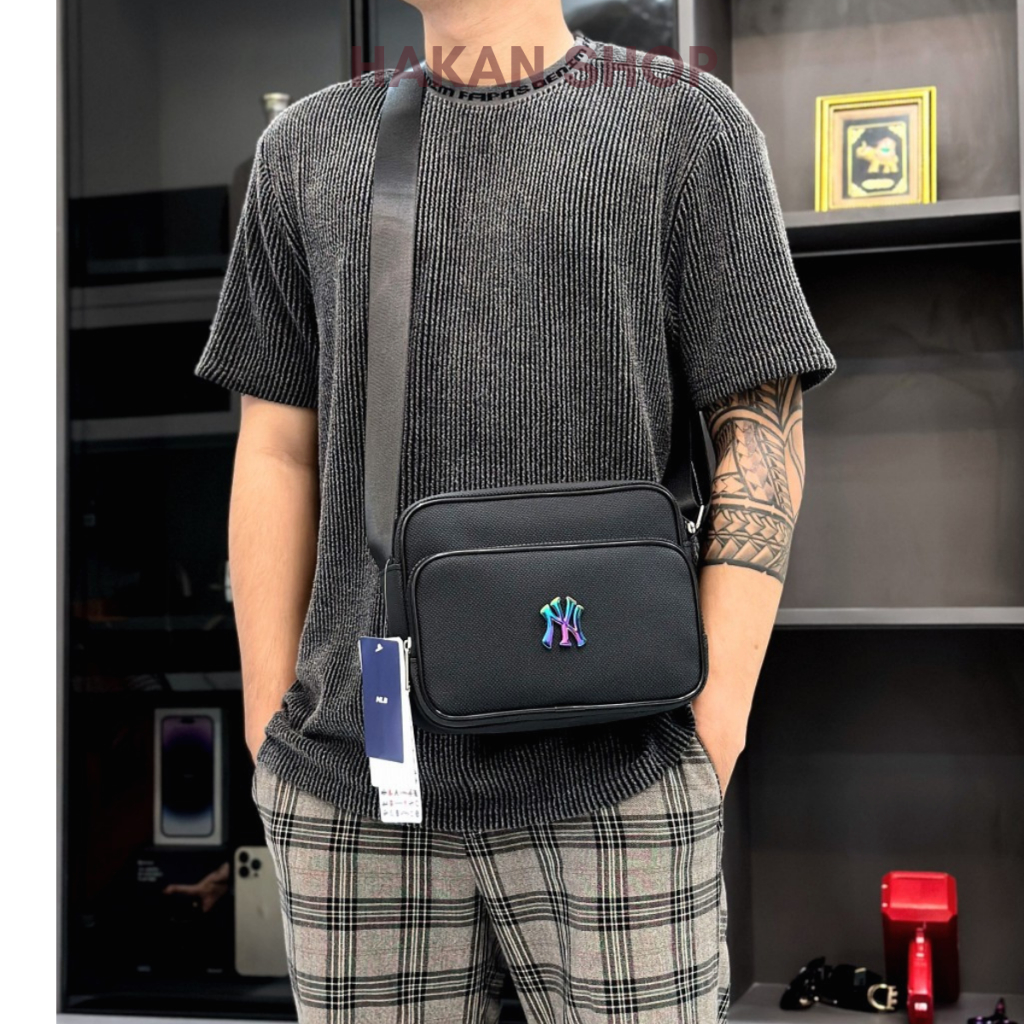 Túi Đeo Chéo MLB Hộp Chất Liệu Da SI Chống Nước Logo Titan Bao Bay Màu SIze 24cm*20Cm*8CM