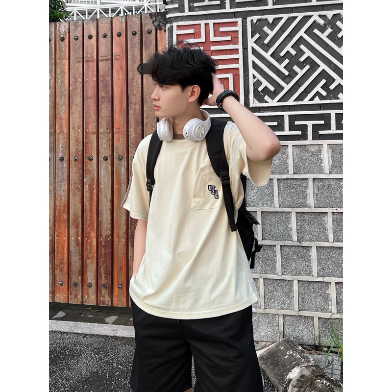 Áo Thun Phối Túi Thêu UTZIE Form Rộng Unisex 100% Cotton Co Giãn 2 Chiều Cho Nam Và Nữ