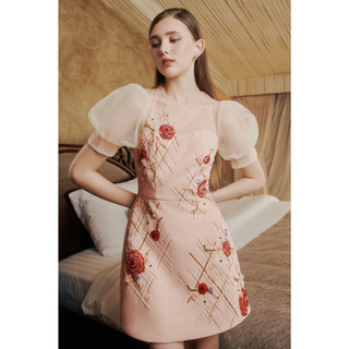 MAVEN - Váy hồng cổ tròn phối tay lưới đính kết hoa Lisa Dress