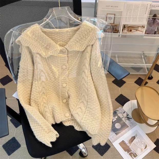 Áo len cổ bèo Glandie cúc bọc, dài tay