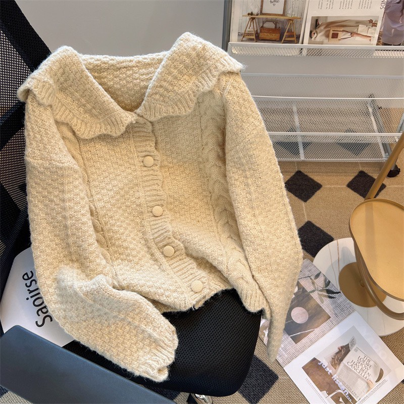 Áo len cổ bèo Glandie cúc bọc, dài tay