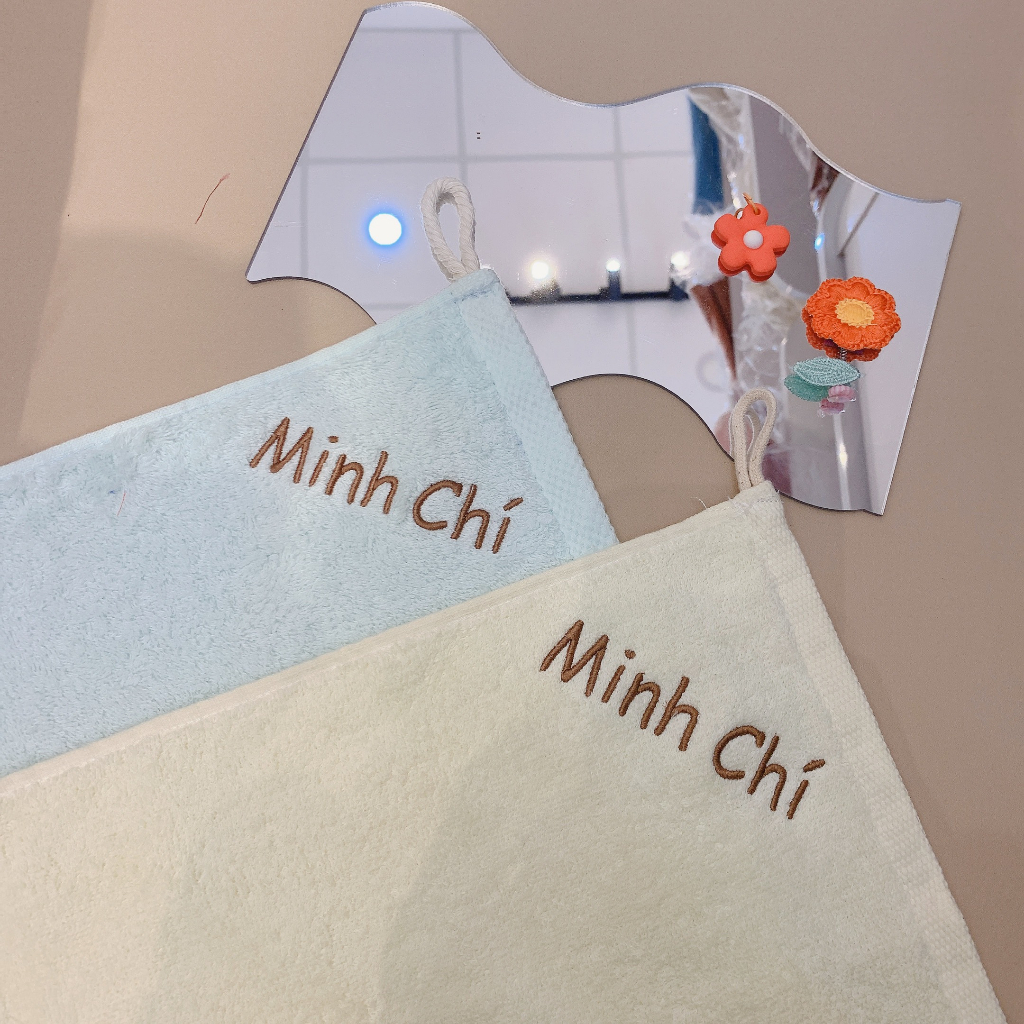 Khăn thêu theo yêu cầu có dây treo size 30x30cm xinh xắn cho bé đi học 🥰