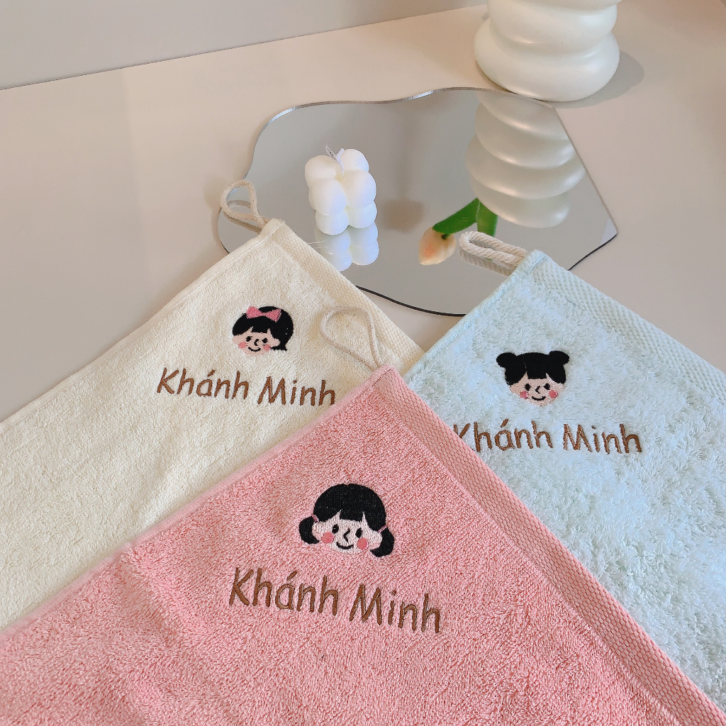 Khăn thêu theo yêu cầu có dây treo size 30x30cm xinh xắn cho bé đi học 🥰