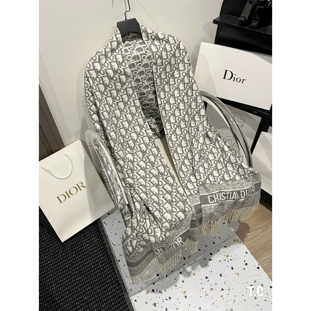 KHĂN DẠ HÃNG CD HOẠ TIẾT CHỮ