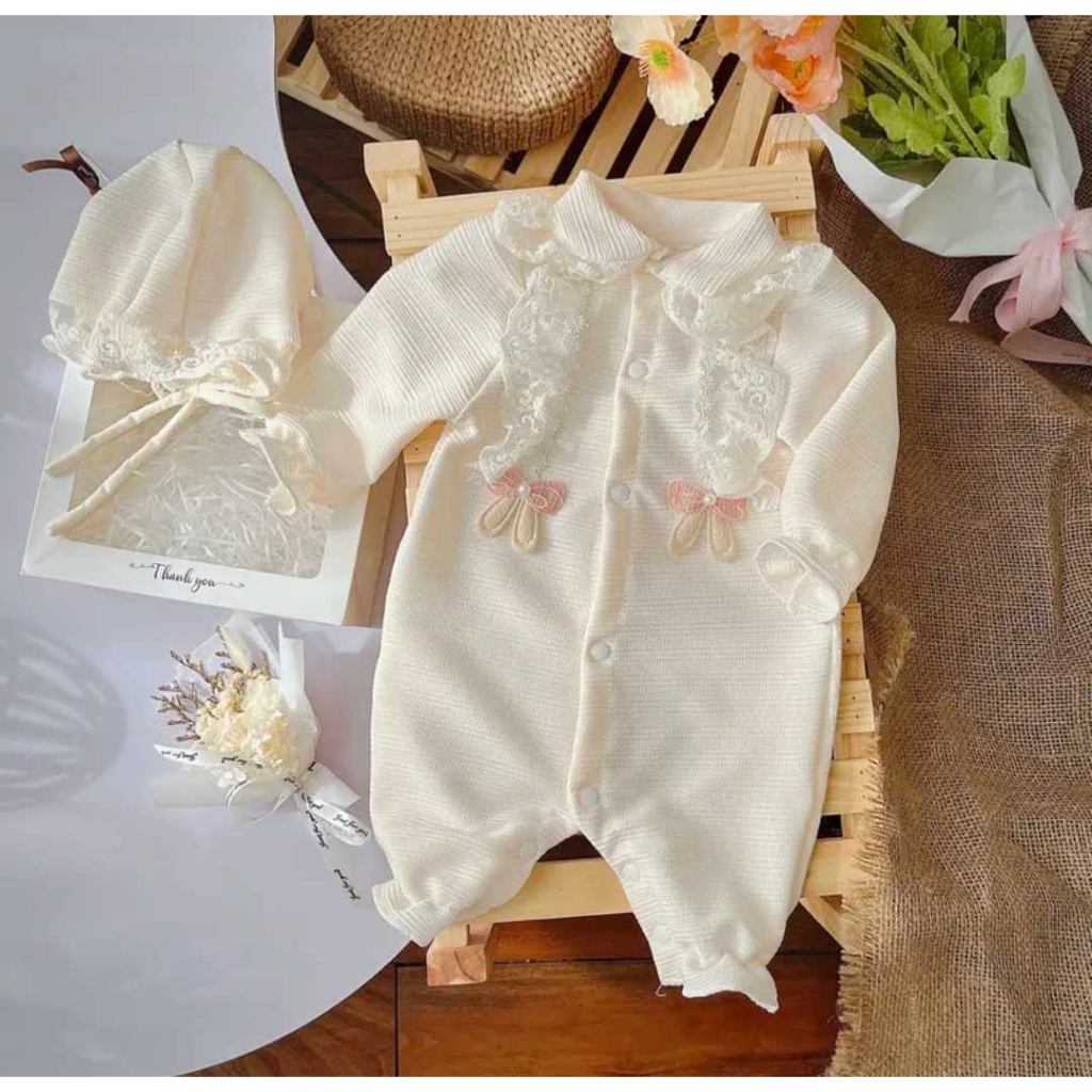 Body tăm gạo dài thân màu kem kèm mũ 3-11 kg,body thu cho bé gái chất tăm gạo mềm