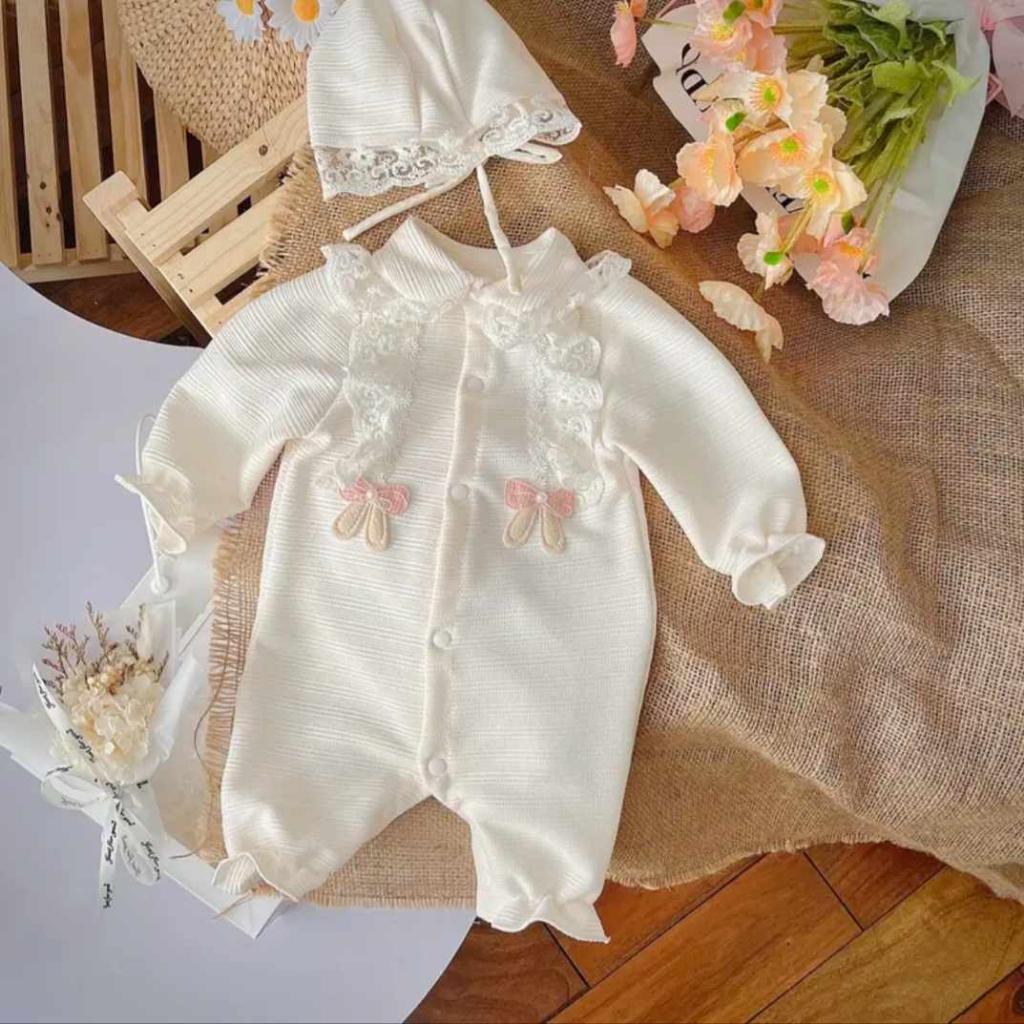 Body tăm gạo dài thân màu kem kèm mũ 3-11 kg,body thu cho bé gái chất tăm gạo mềm