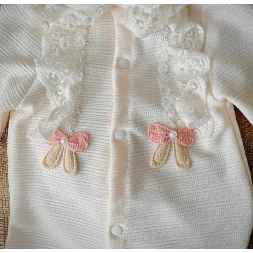 Body tăm gạo dài thân màu kem kèm mũ 3-11 kg,body thu cho bé gái chất tăm gạo mềm