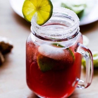 Cốc thủy tinh có quai 480ml ( ngẫu nhiên)