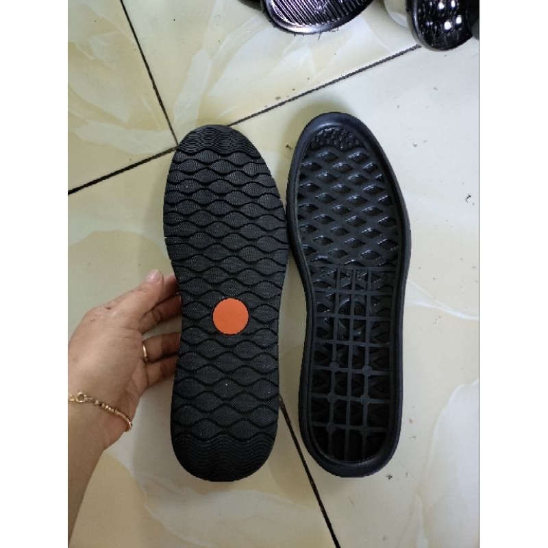Đế giày nam dùng móc len